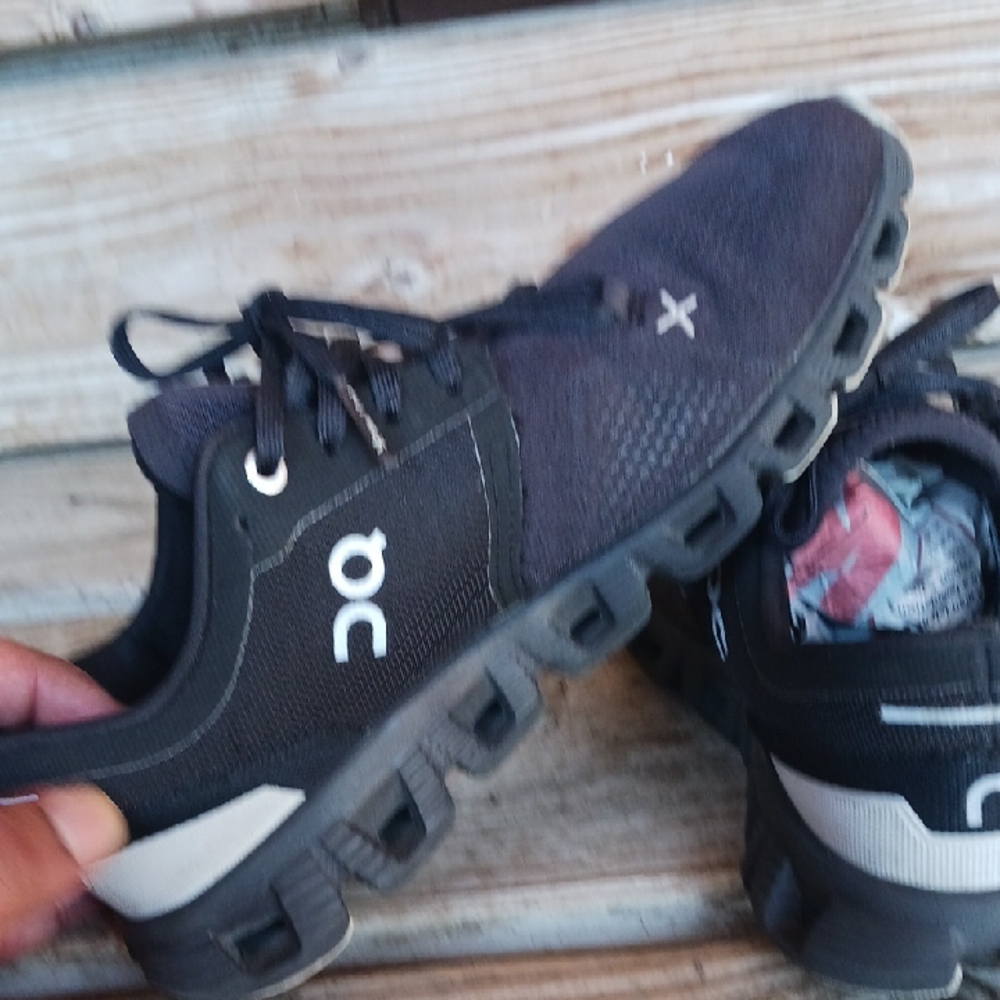 On Running Black Athletic Shoes with Breathable Mesh and Cushioned Sole - Picture 14 of 16